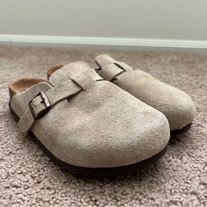 Birkenstock Boston Suede Soft Footbed Clogs in Taupe Size 38